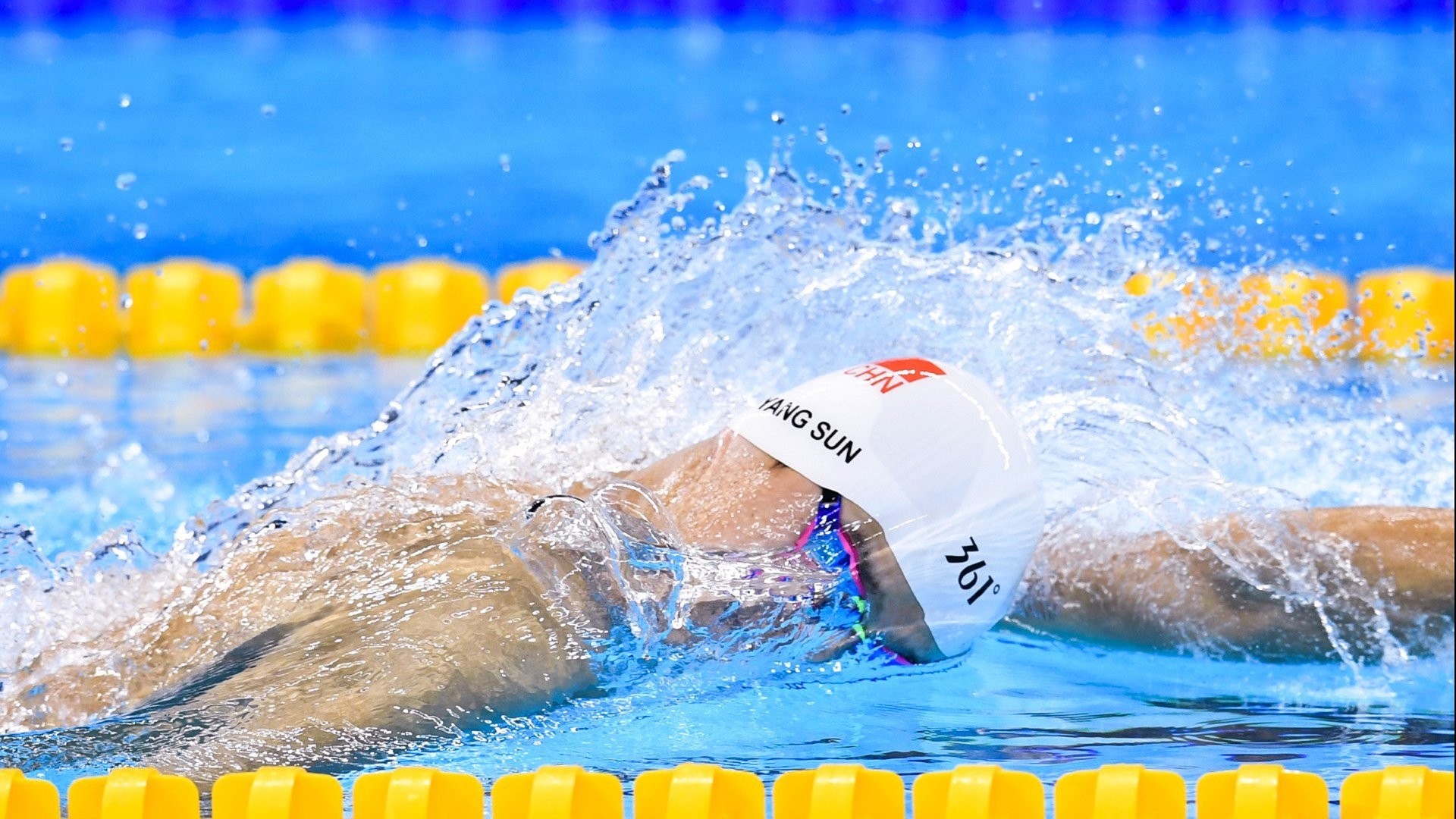 拳击比赛冠军争夺激烈，拳击顶级比赛